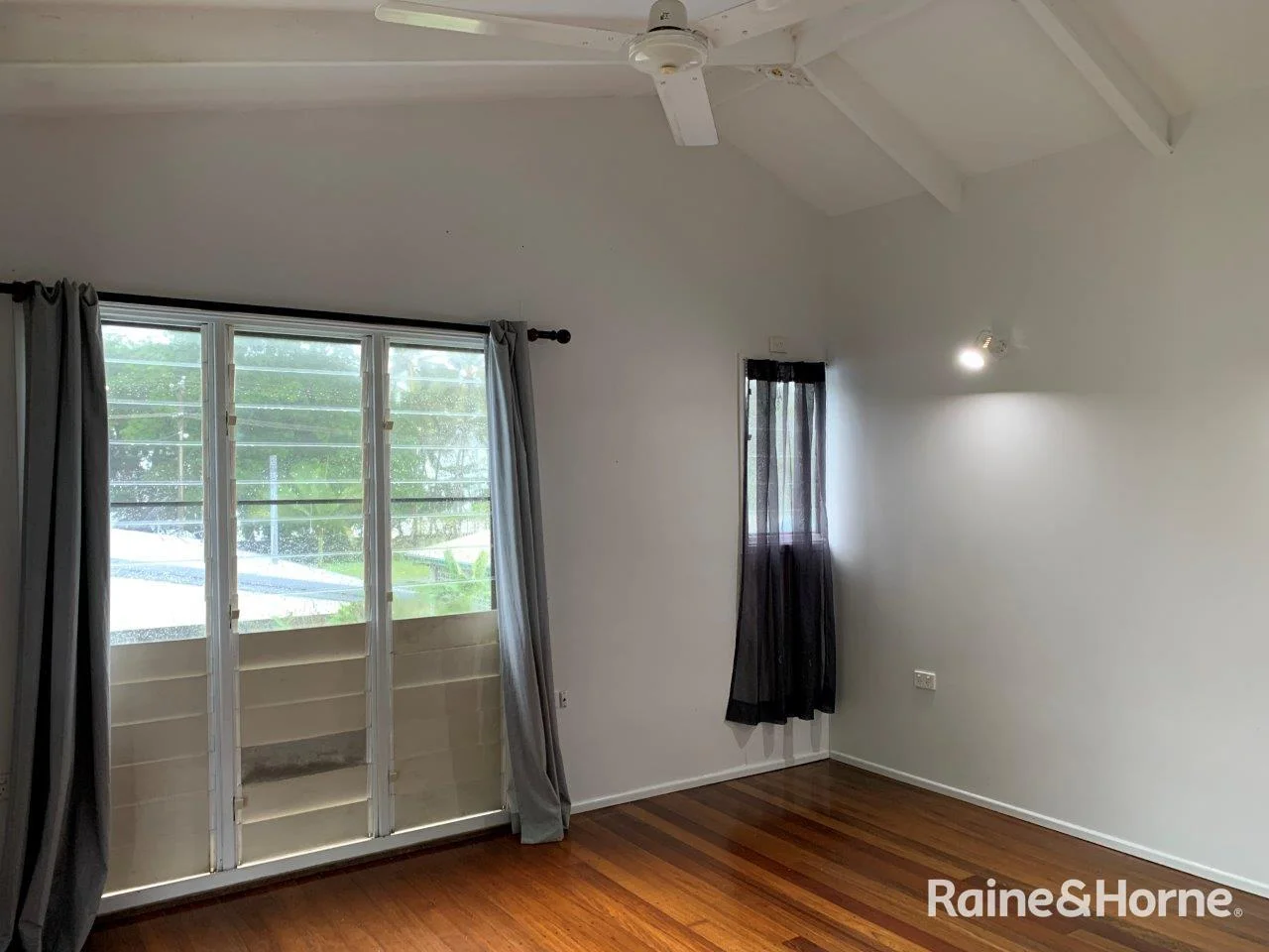 Additional image 7 of 34b Marine Parade, Newell QLD 4873
