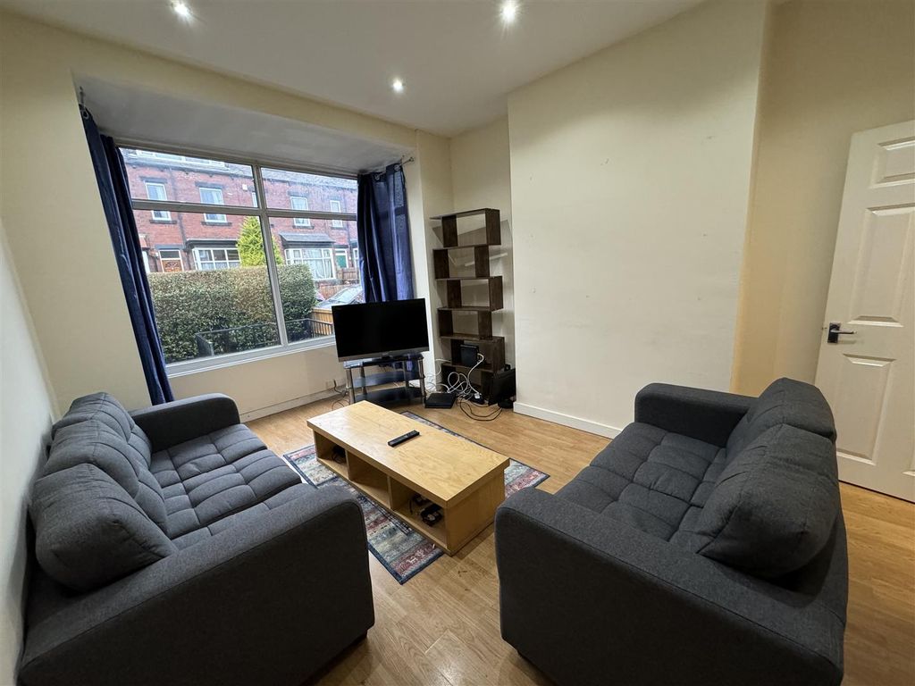 Additional image 2 of 5 bed terraced house to rentNewport Gardens, Headingley, Leeds LS6