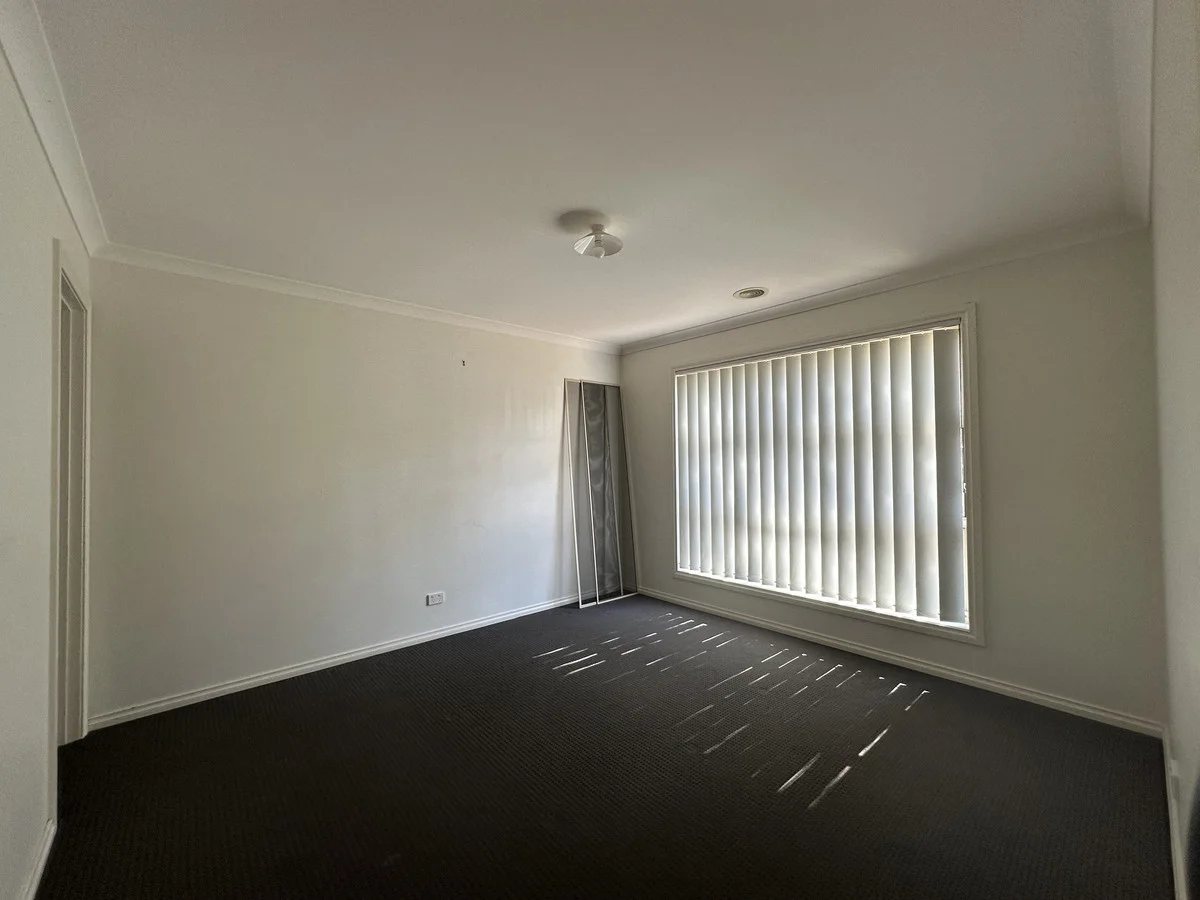32 Burbidge Drive, Bacchus Marsh VIC 3340 photo 5