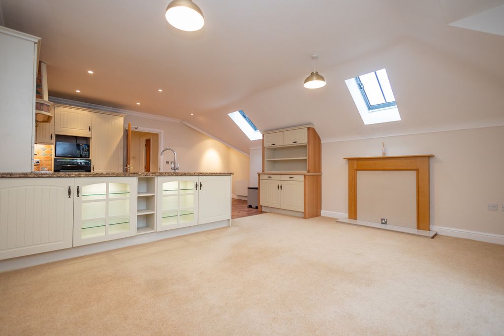 Additional image 3 of 3 bed flat to rentDe Mauley Court, 3 De Mauley Road, Canford Cliffs BH13