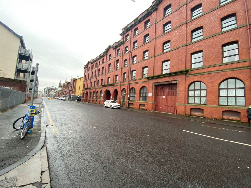 Additional image 2 of 5 bed flat to rent31B Trades Lane, Bisset Bond DD1