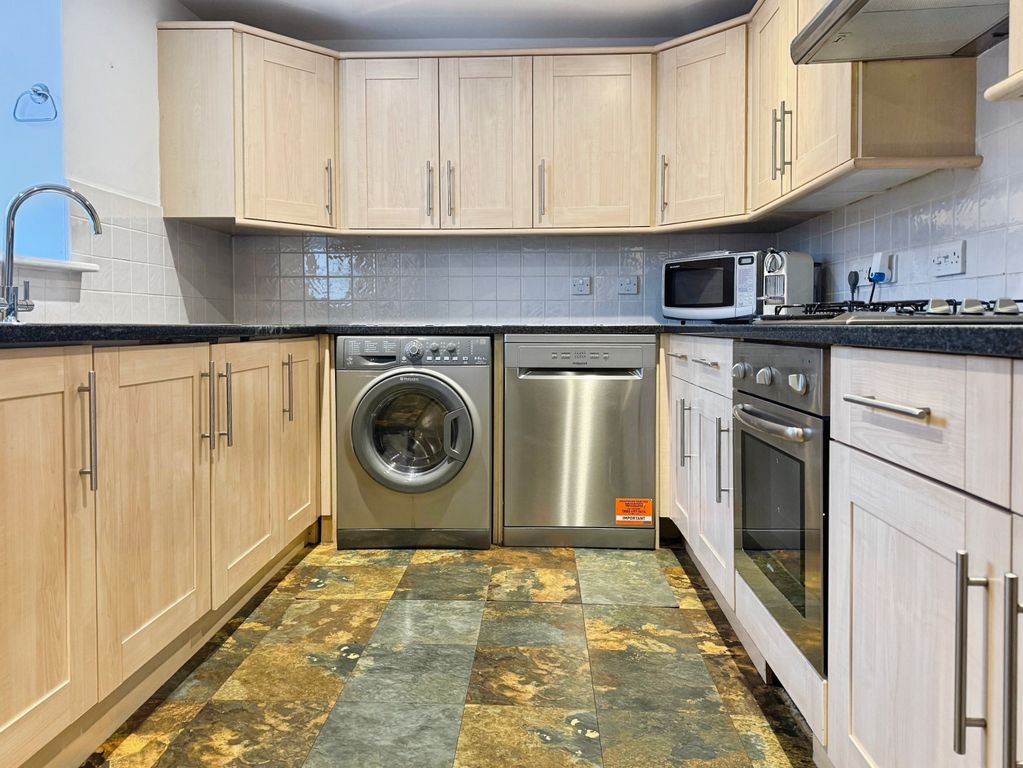 Additional image 2 of 2 bed flat to rent-17 Abbeygate Street, Bury St. Edmunds IP33