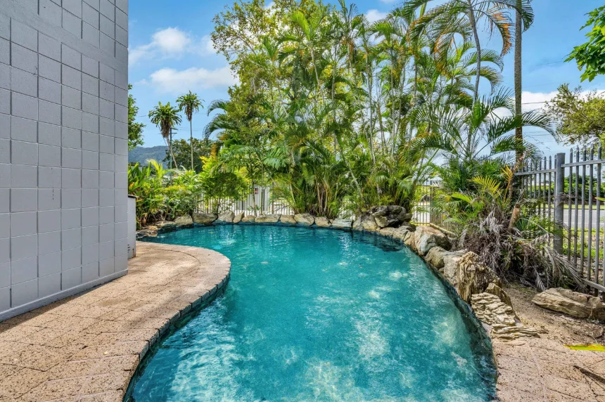 7/75 Toogood Road, Woree QLD 4868 photo 2