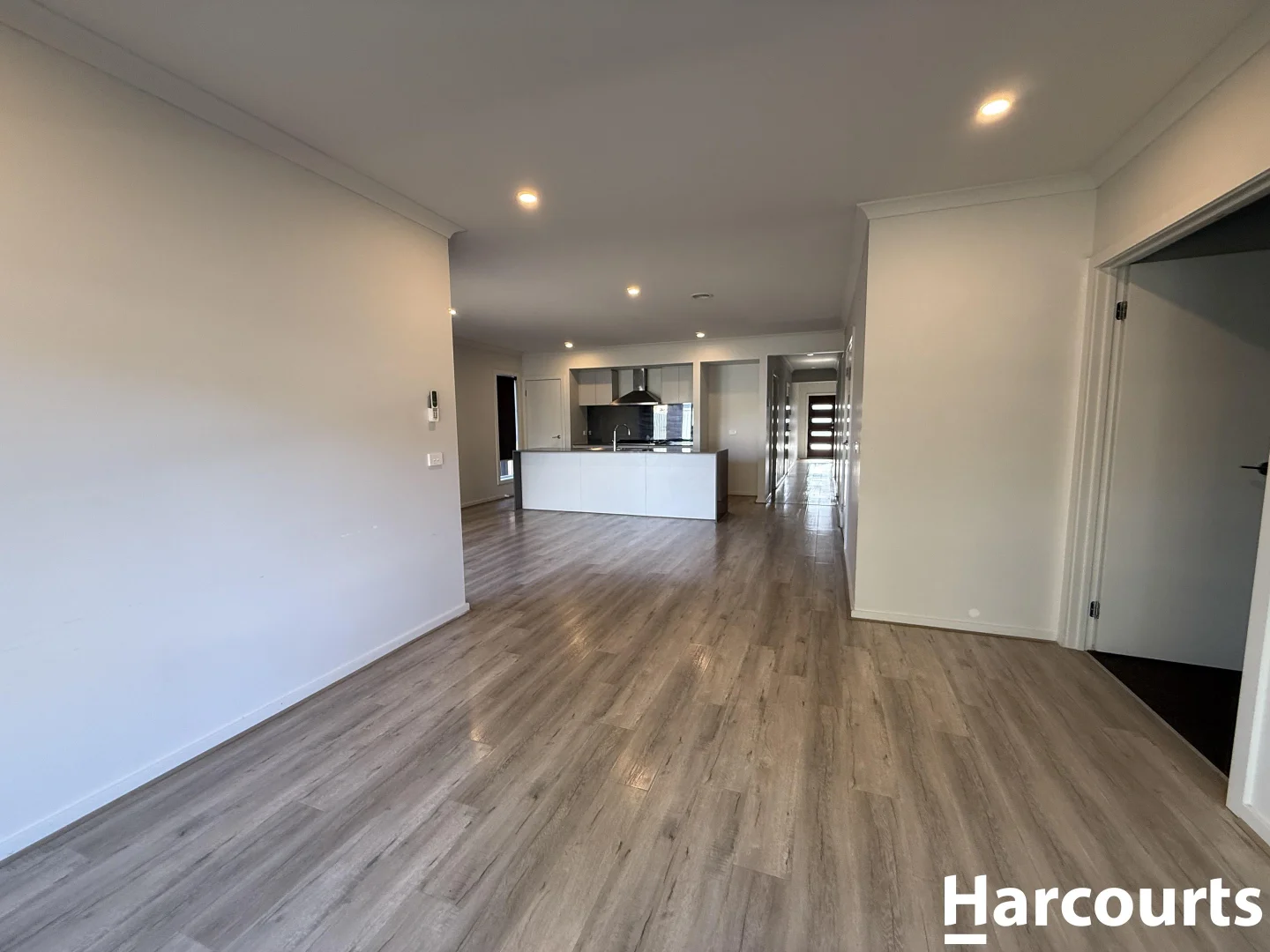 14 Tayrona Road, Tarneit VIC 3029 photo 5