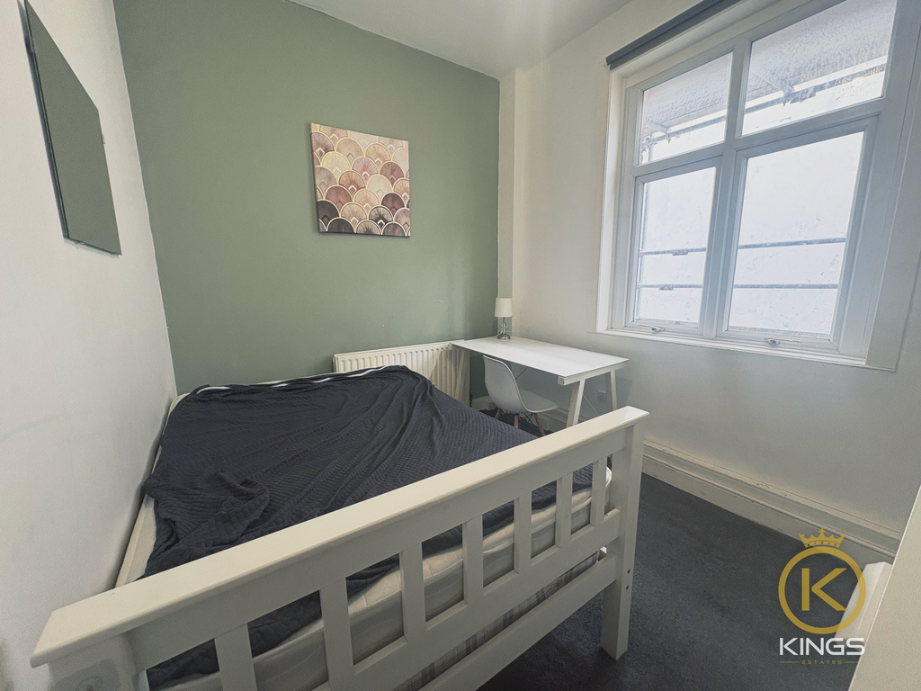 Additional image 12 of 6 bed flat to rentAlbert Road, Southsea PO5