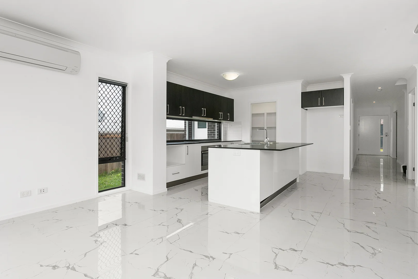 Additional image 2 of 8 Wimbledon Close, Doolandella QLD 4077