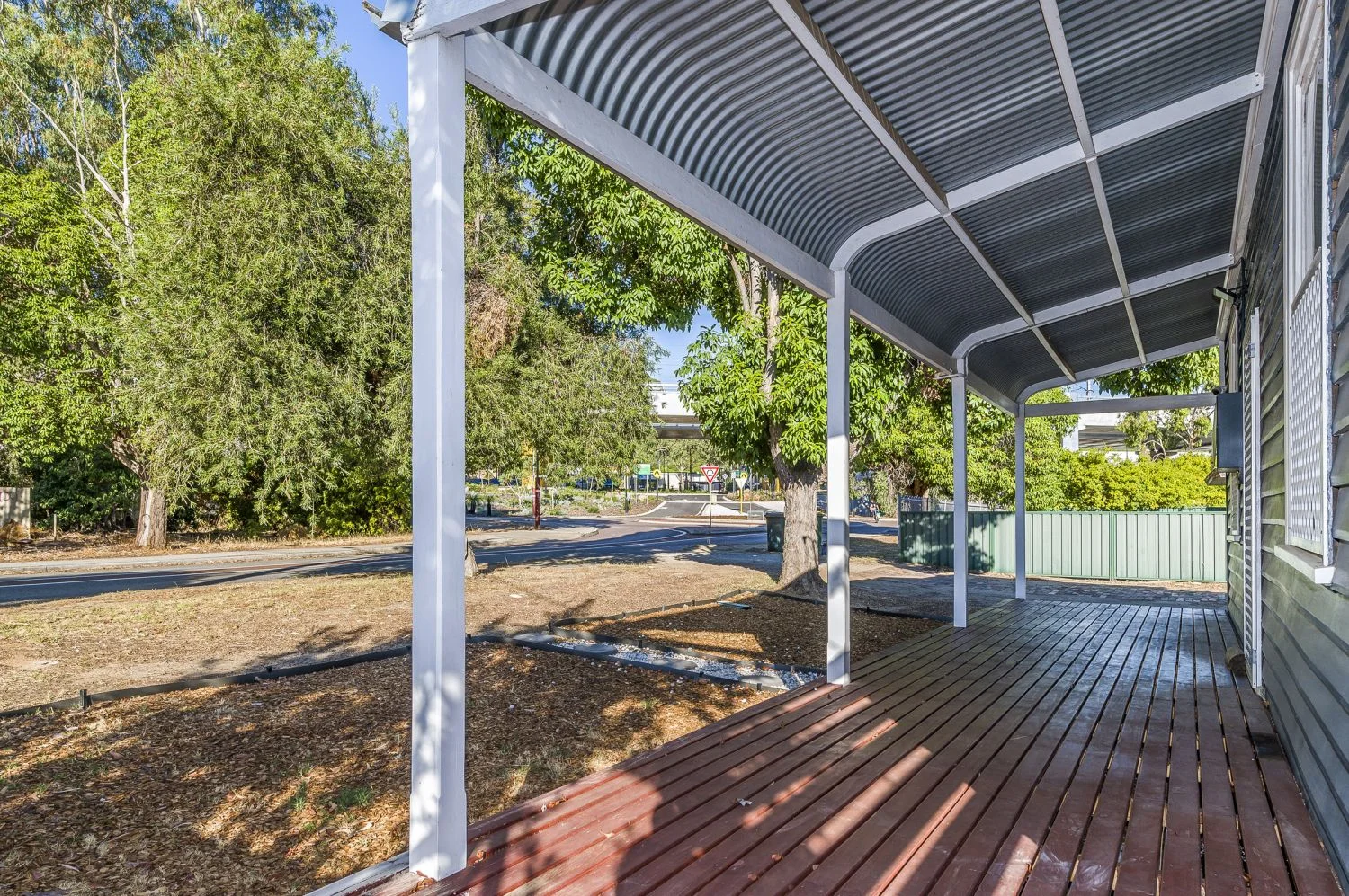Additional image 19 of 6 Fifth Road, Armadale WA 6112