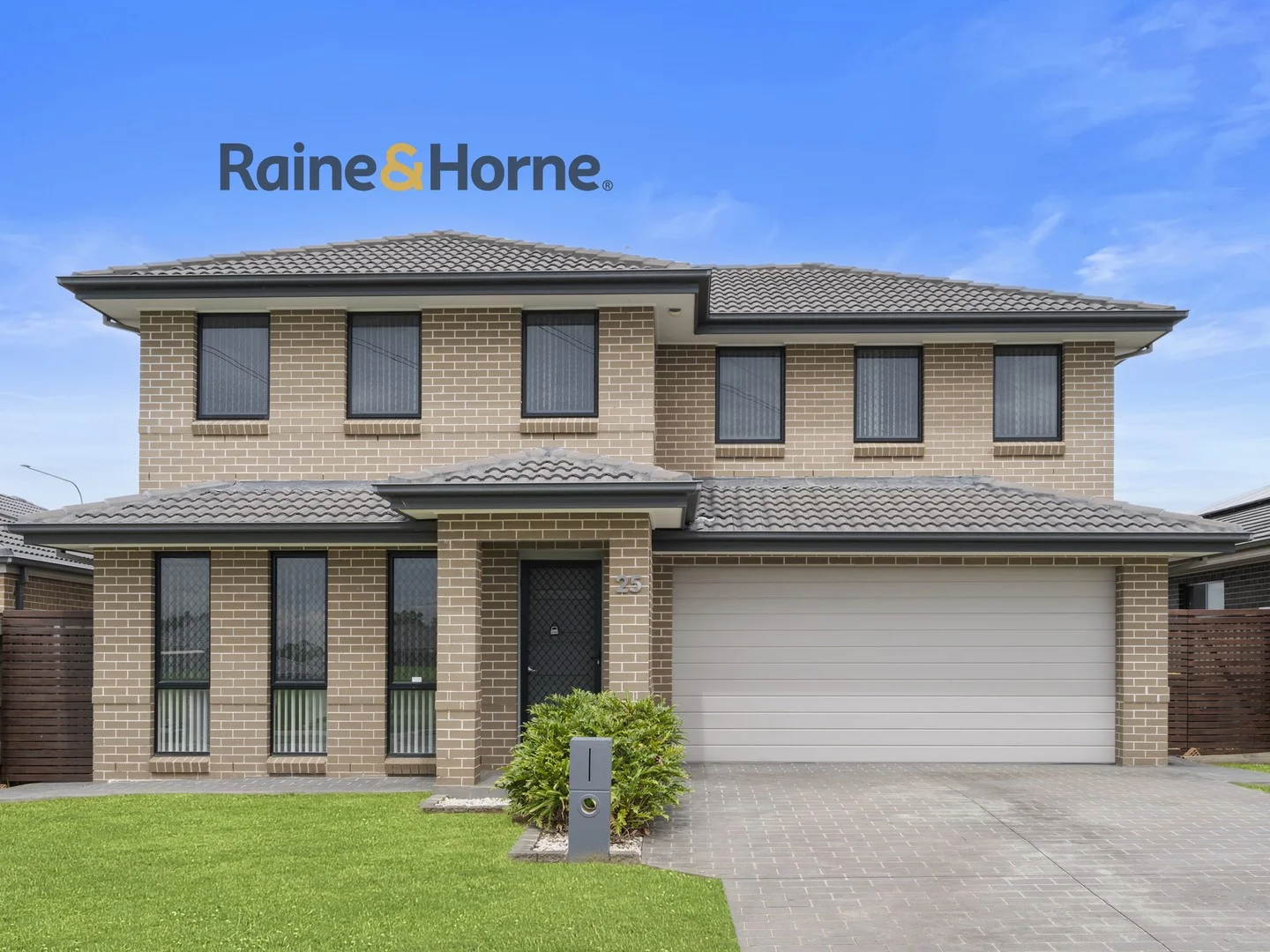 25 Ruse Place, Carnes Hill NSW 2171