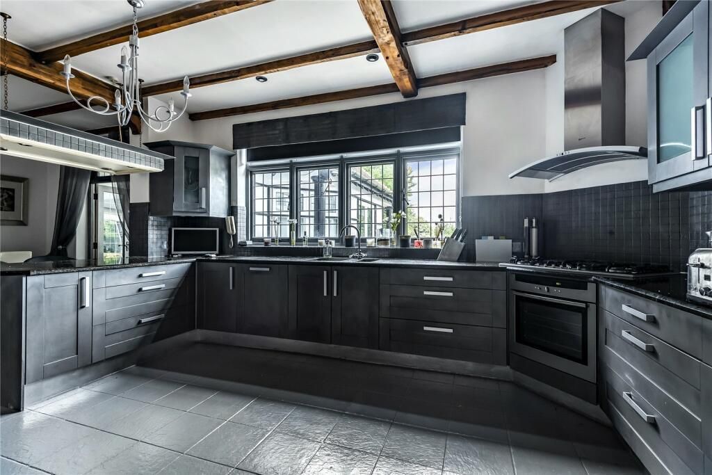 Additional image 5 of 5 bed detached house to rentThe Ridgeway, Cuffley, Potters Bar EN6