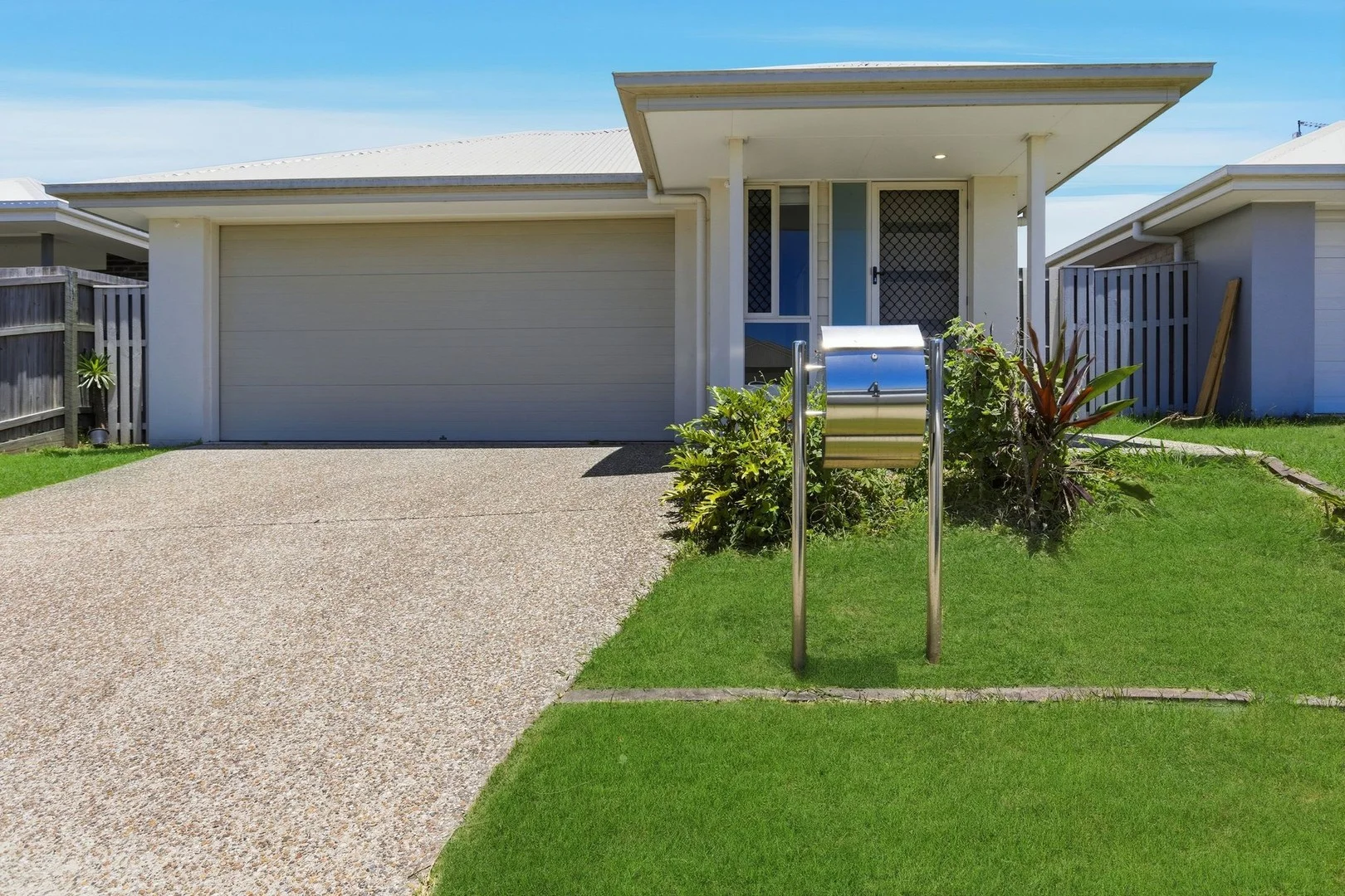 4 Formosa Street, Park Ridge QLD 4125