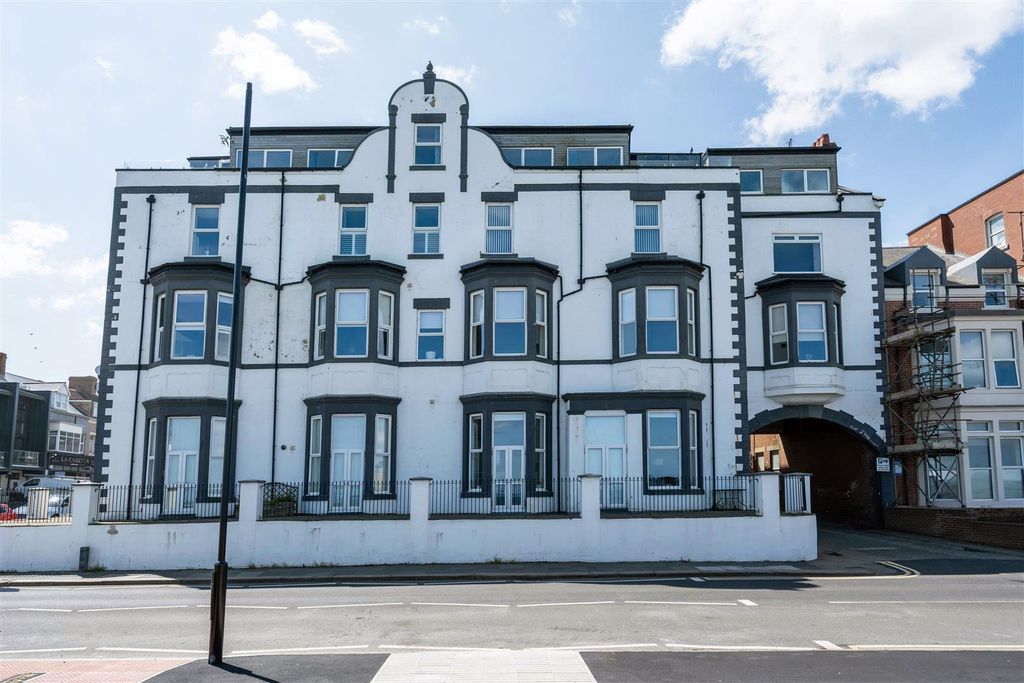 3 bed flat to rentEsplanade, Whitley Bay NE26
