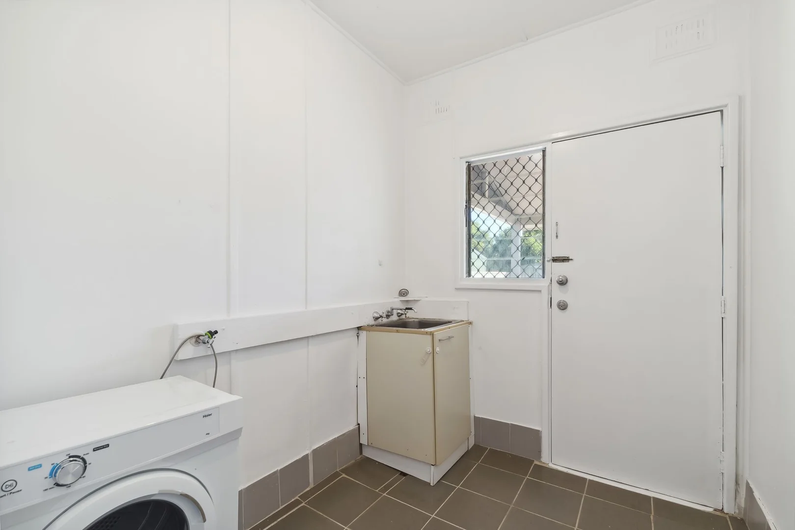 Additional image 13 of 298 Epsom Avenue, Cloverdale WA 6105