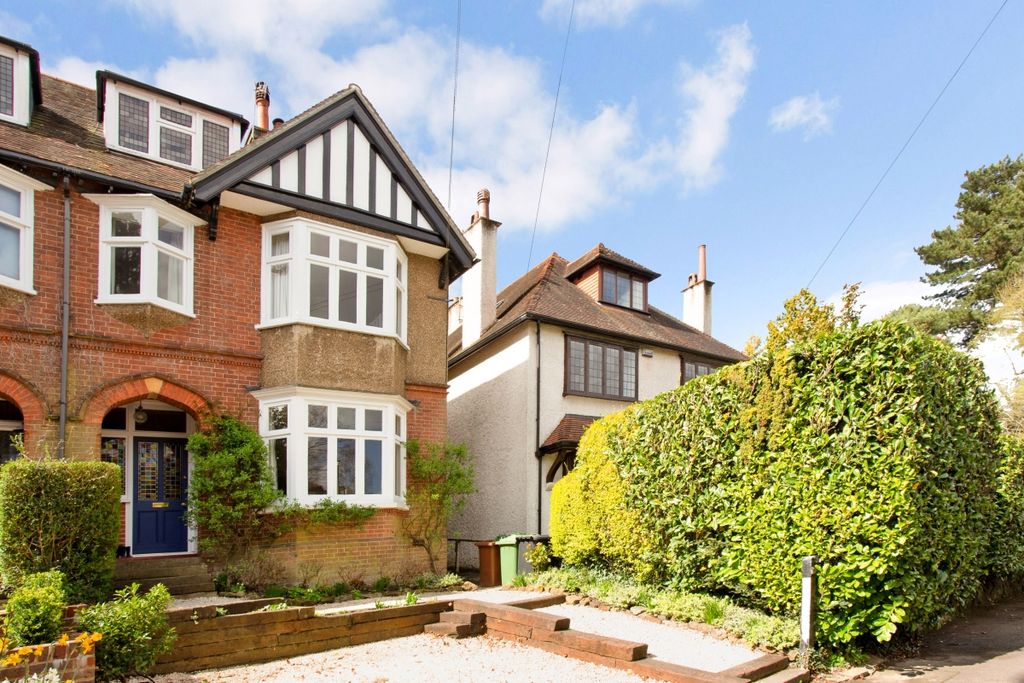 4 bed semi-detached house to rentWarwick Park, Tunbridge Wells TN2