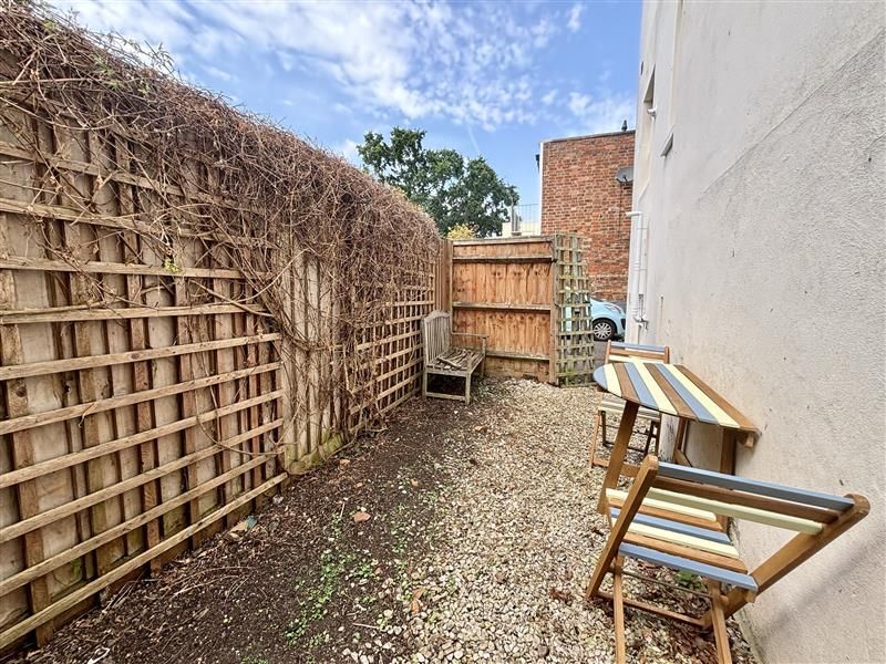 Additional image 7 of 2 bed flat to rentLondon Road, Cheltenham GL52
