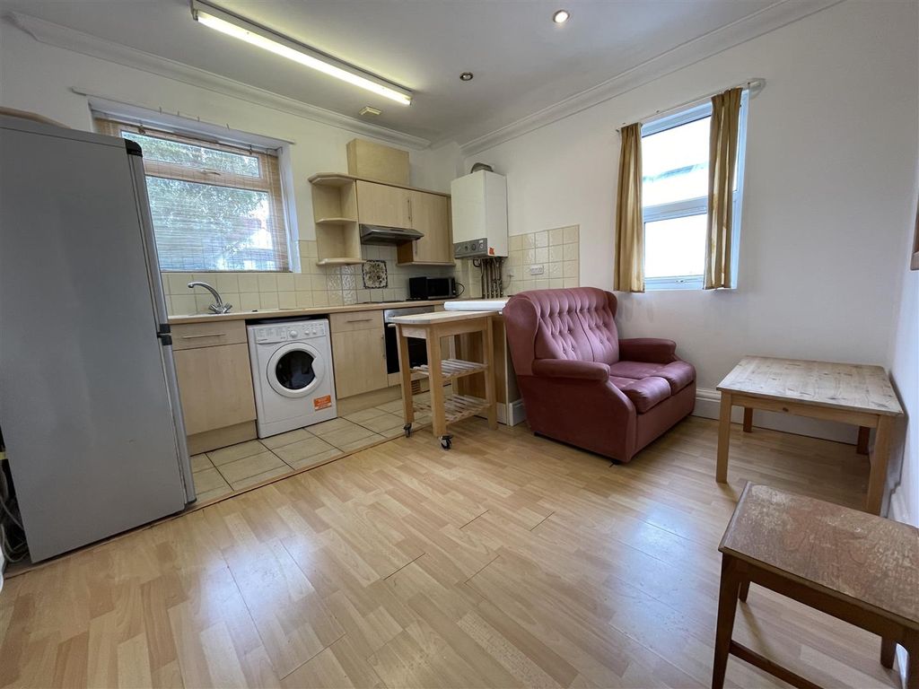 1 bed flat to rentPen-Y-Lan Place, Cardiff CF23