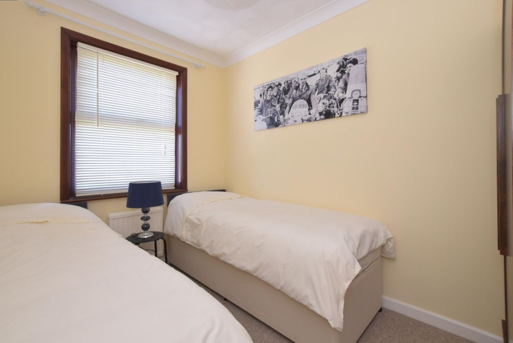 Additional image 6 of 2 bed flat to rentAlexandra Road, Ryde PO33