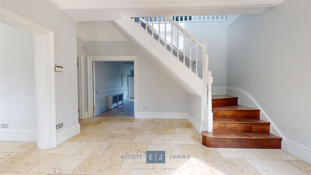 Additional image 4 of 4 bed semi-detached house to rentManor Road, High Beech, Loughton IG10