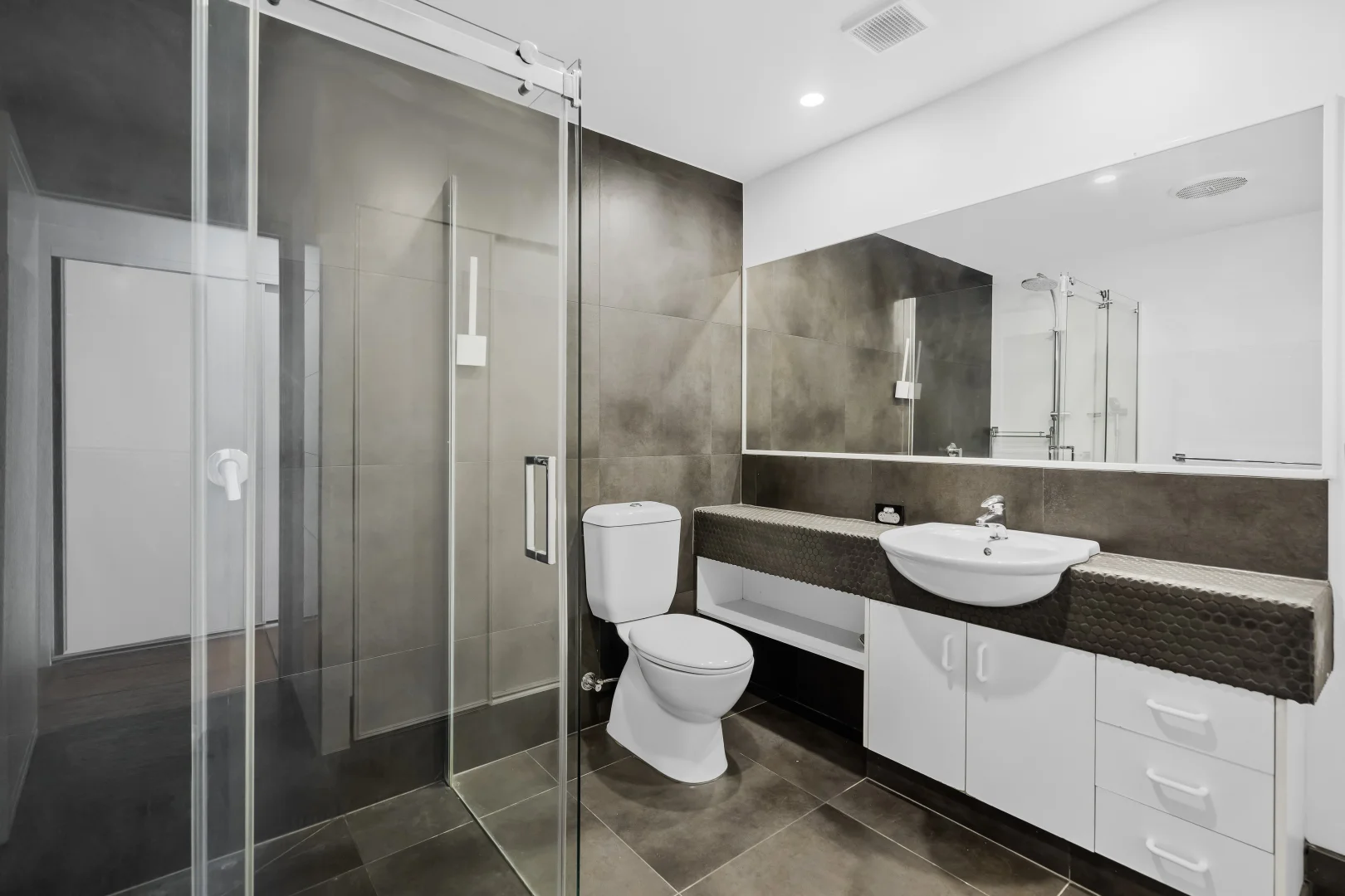 20/2 Fraser Avenue, Miami QLD 4220 photo 4