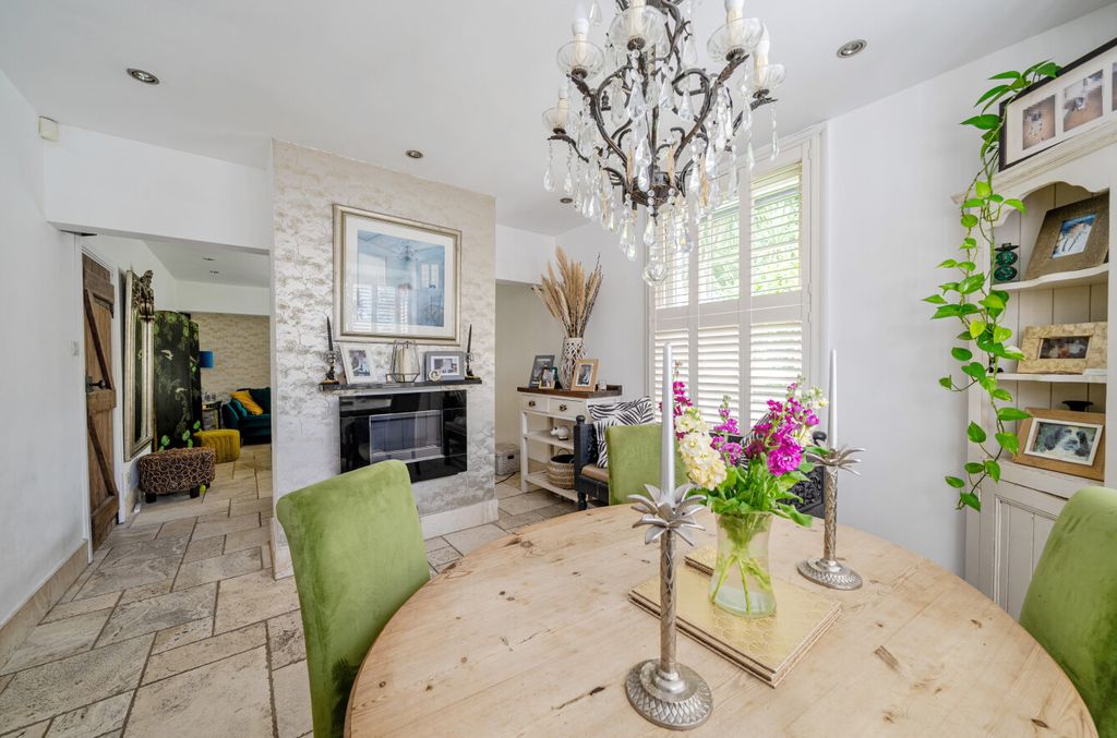 2 bed semi-detached house for salePaddock Way, Chislehurst, Kent BR7 photo 5