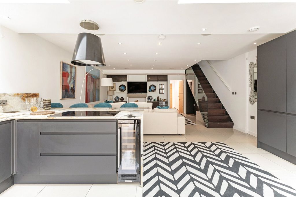 Additional image 9 of 4 bed detached house to rentOxford Walk, Cheltenham, Gloucestershire GL52