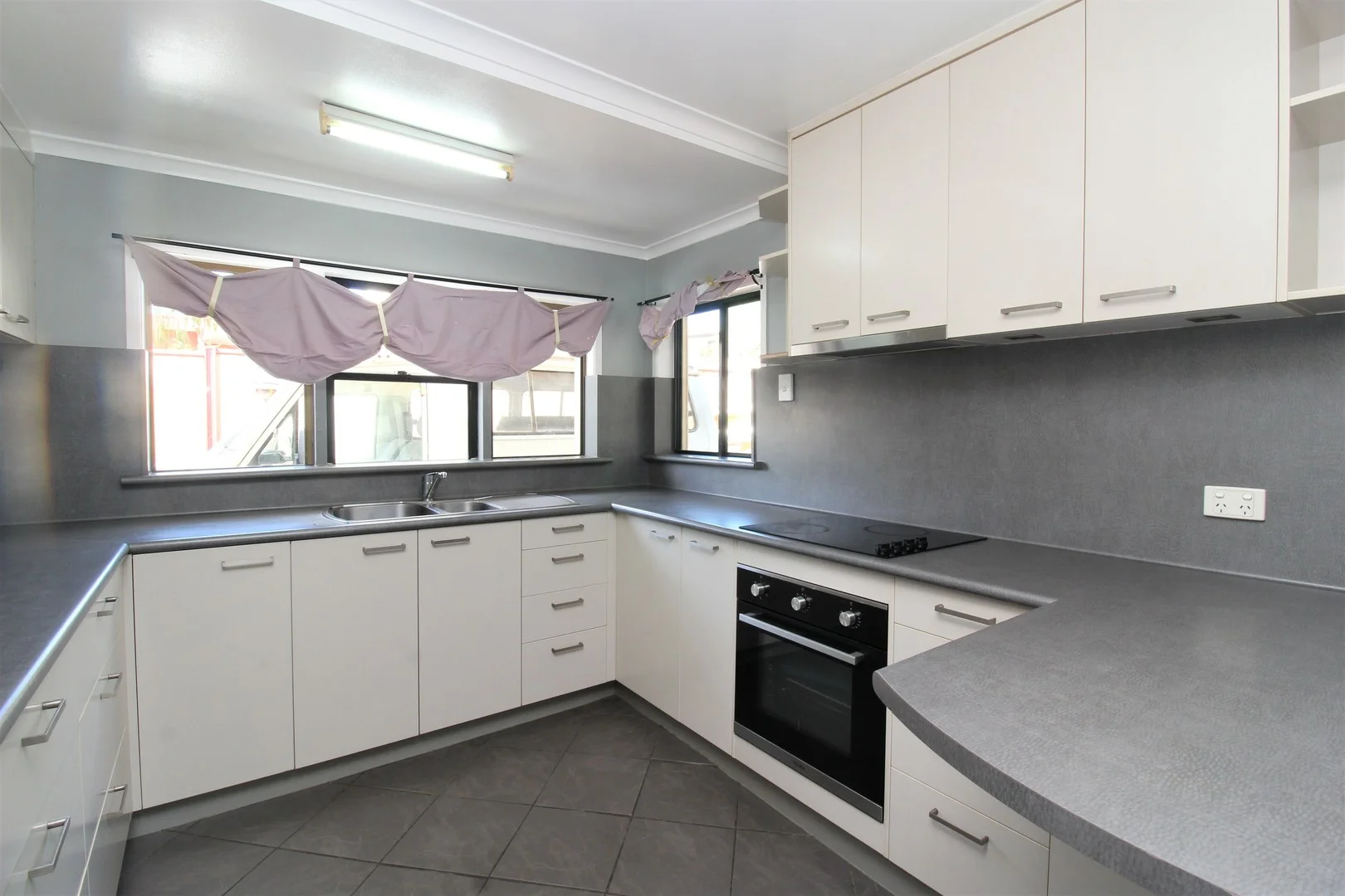 11 Bakhash St, Mount Isa QLD 4825