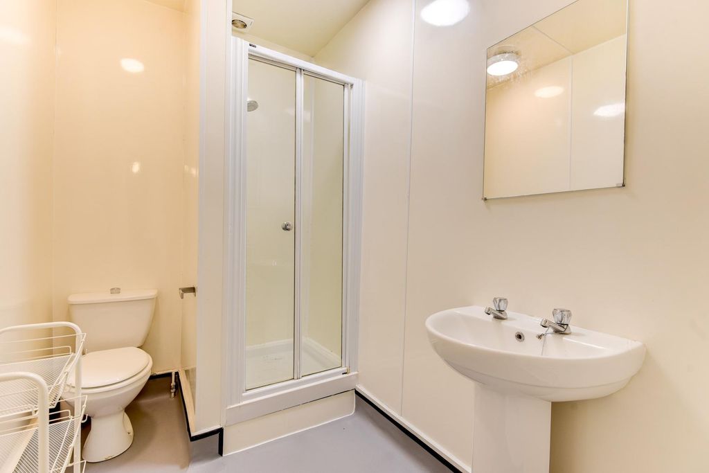 Additional image 19 of 7 bed semi-detached house to rentBernard Road, Brighton BN2