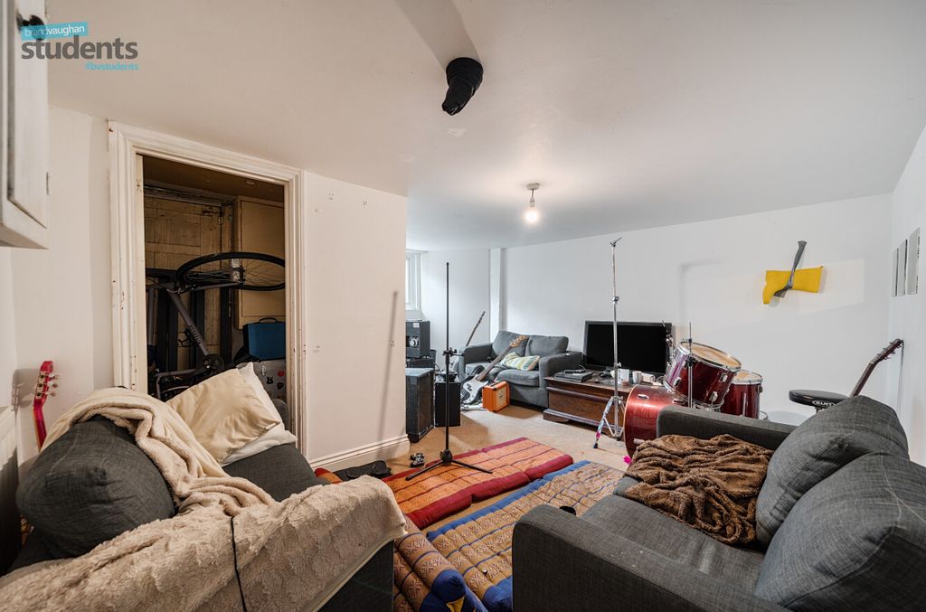 8 bed terraced house to rentDitchling Rise, Brighton, East Sussex BN1 photo 3
