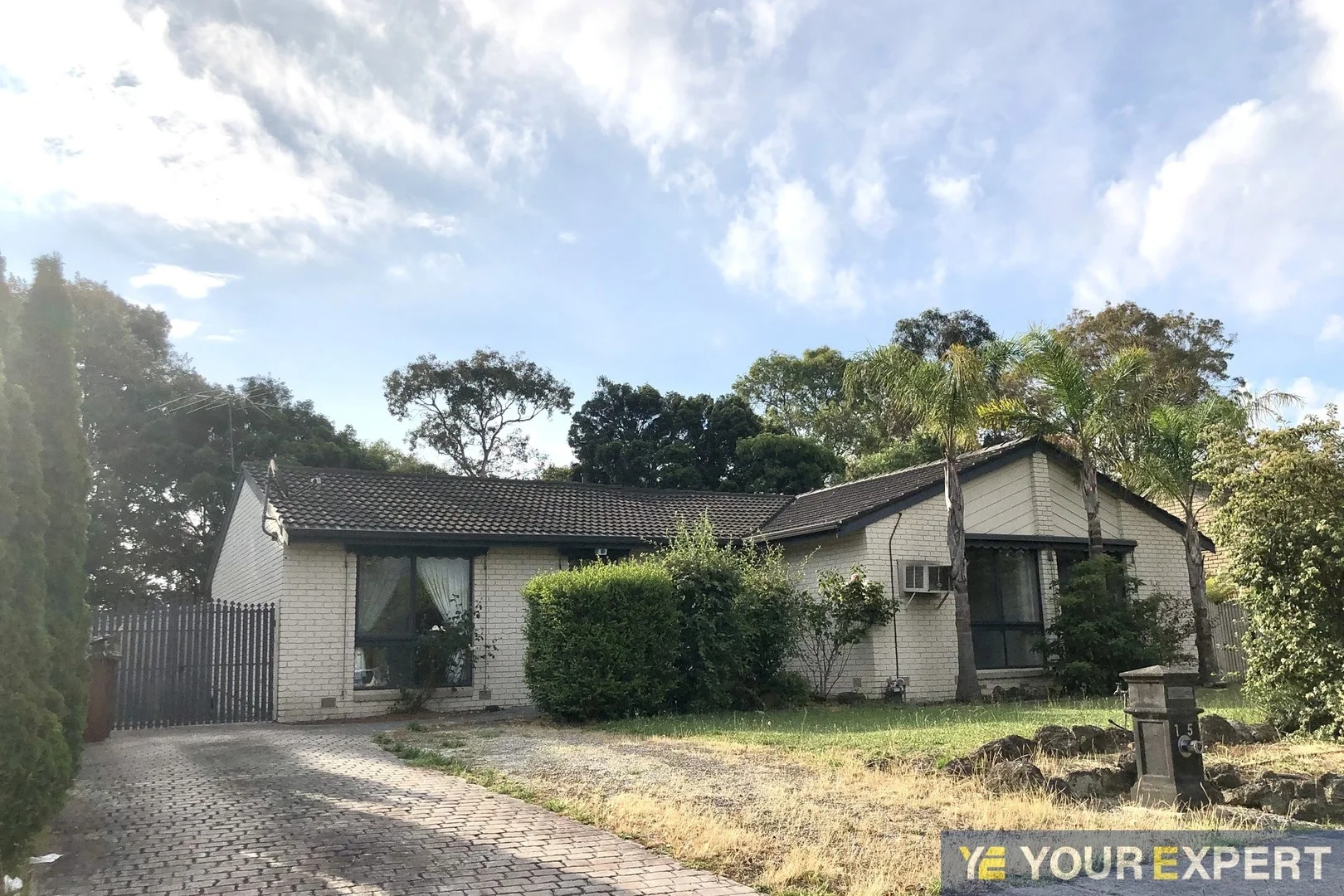 15 Carluke Close, Berwick VIC 3806