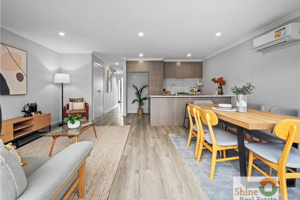 8 Hare Mews, Cranbourne East VIC 3977