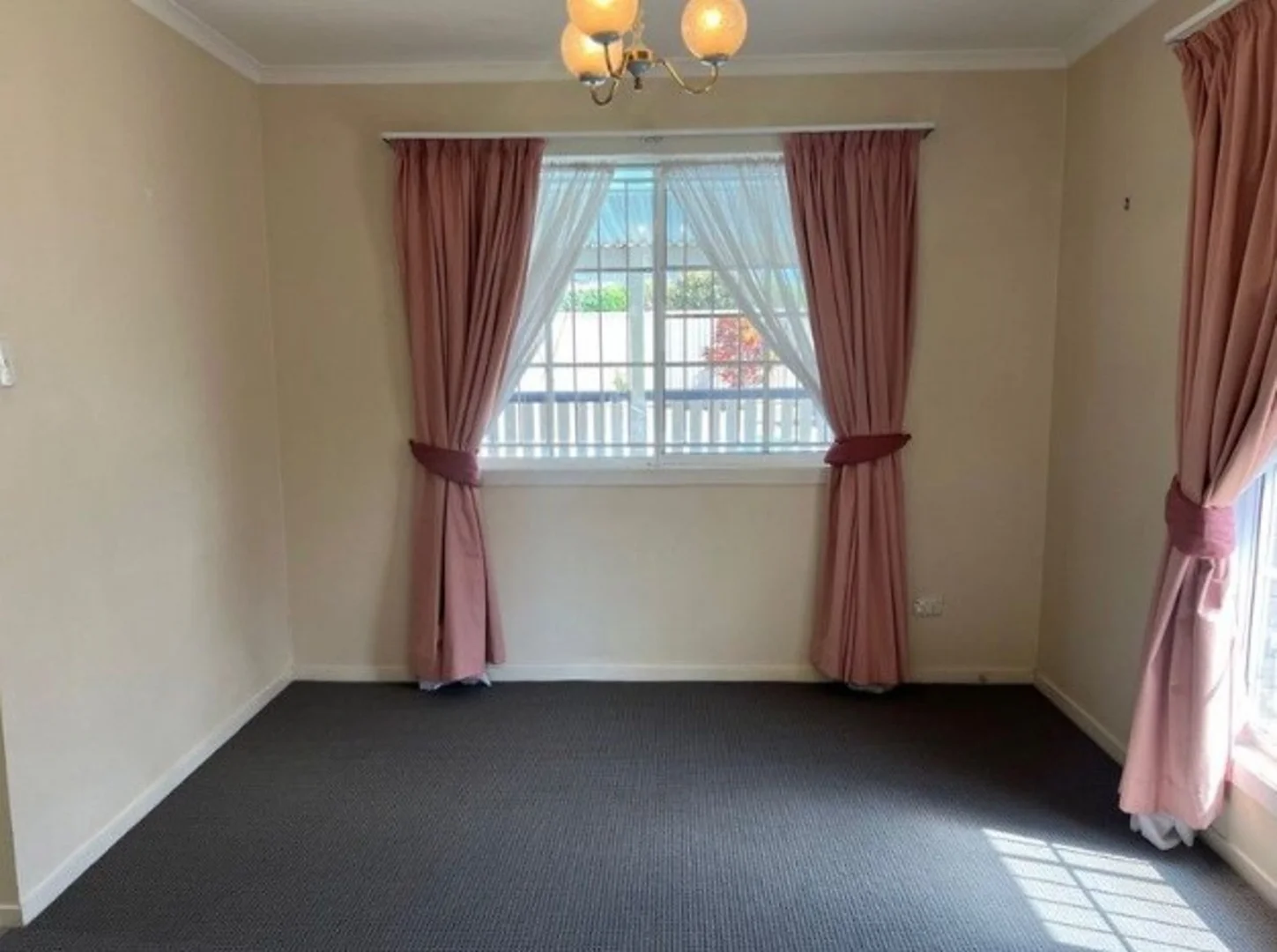 13 Schubert Street, Strathpine QLD 4500 photo 3