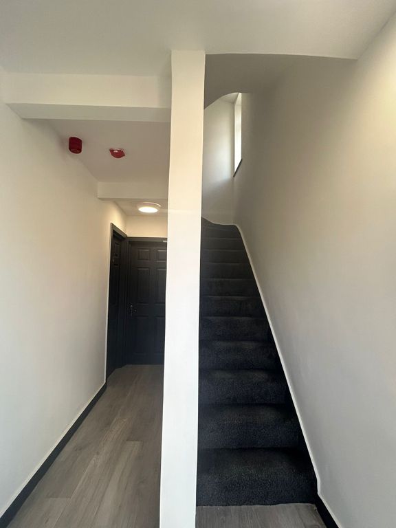Additional image 3 of 6 bed shared accommodation to rentRaymond Crescent, Guildford GU2