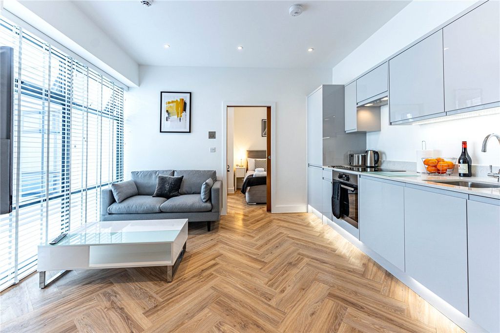 1 bed flat to rentWellington House, London Street, Reading RG1