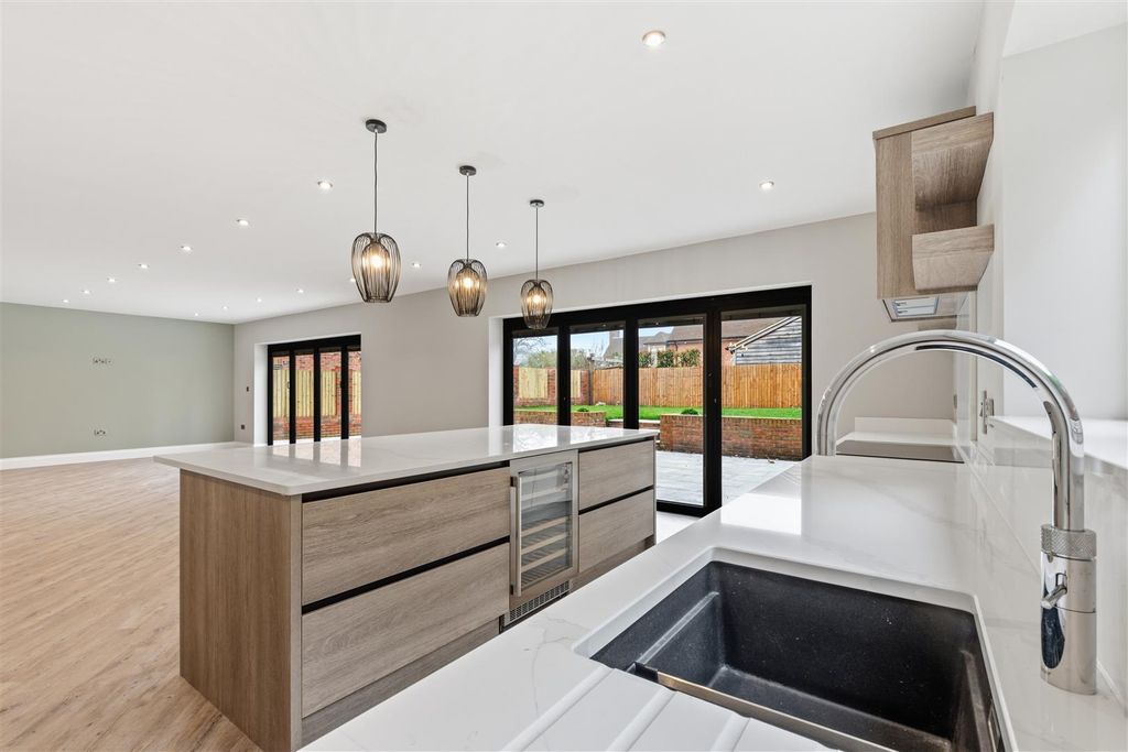 Additional image 12 of 4 bed detached house to rentChessetts Wood Road, Lapworth, Solihull B94