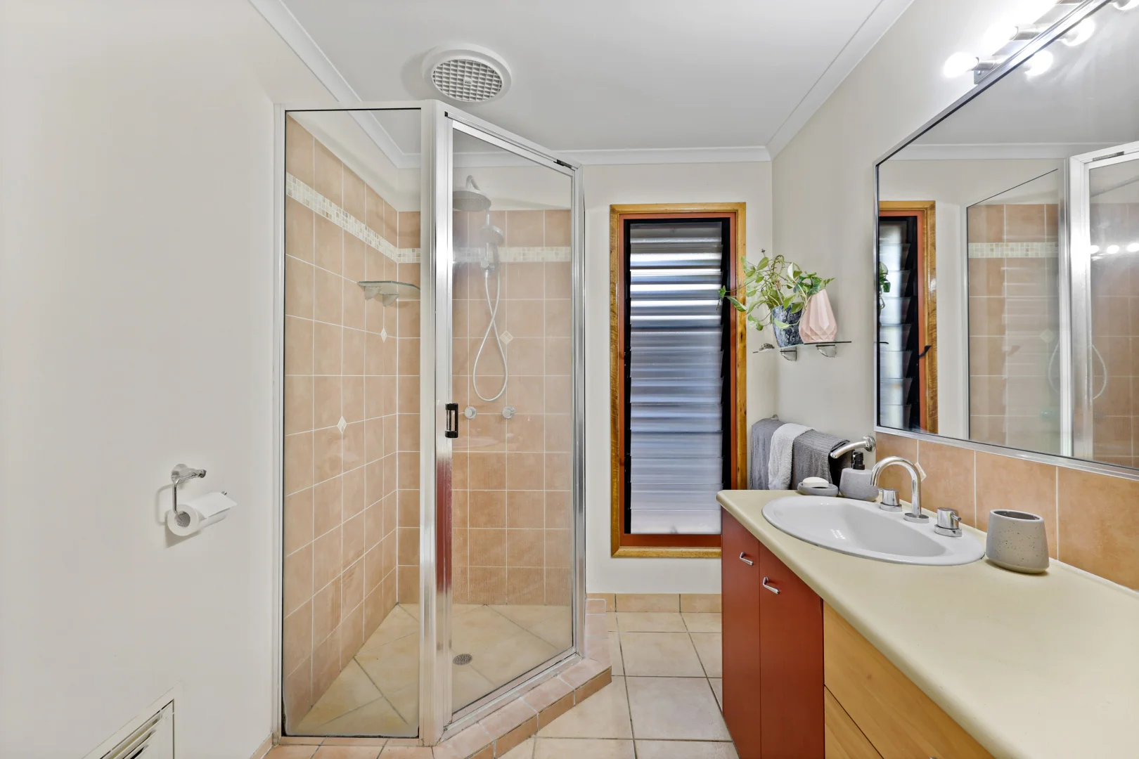 Additional image 14 of 15 Alexander Street, Rural View QLD 4740