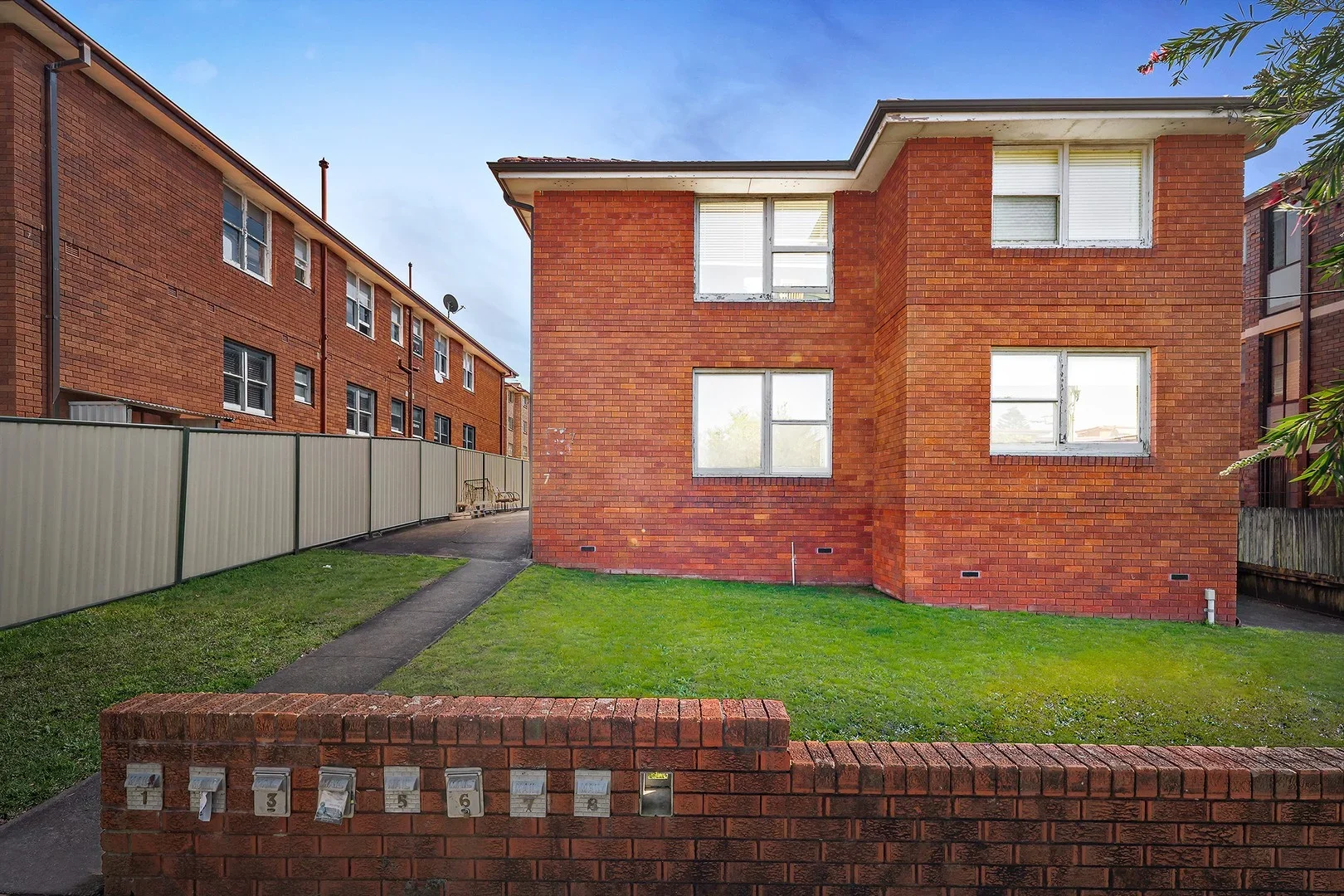 2/7 Unara Street, Campsie NSW 2194
