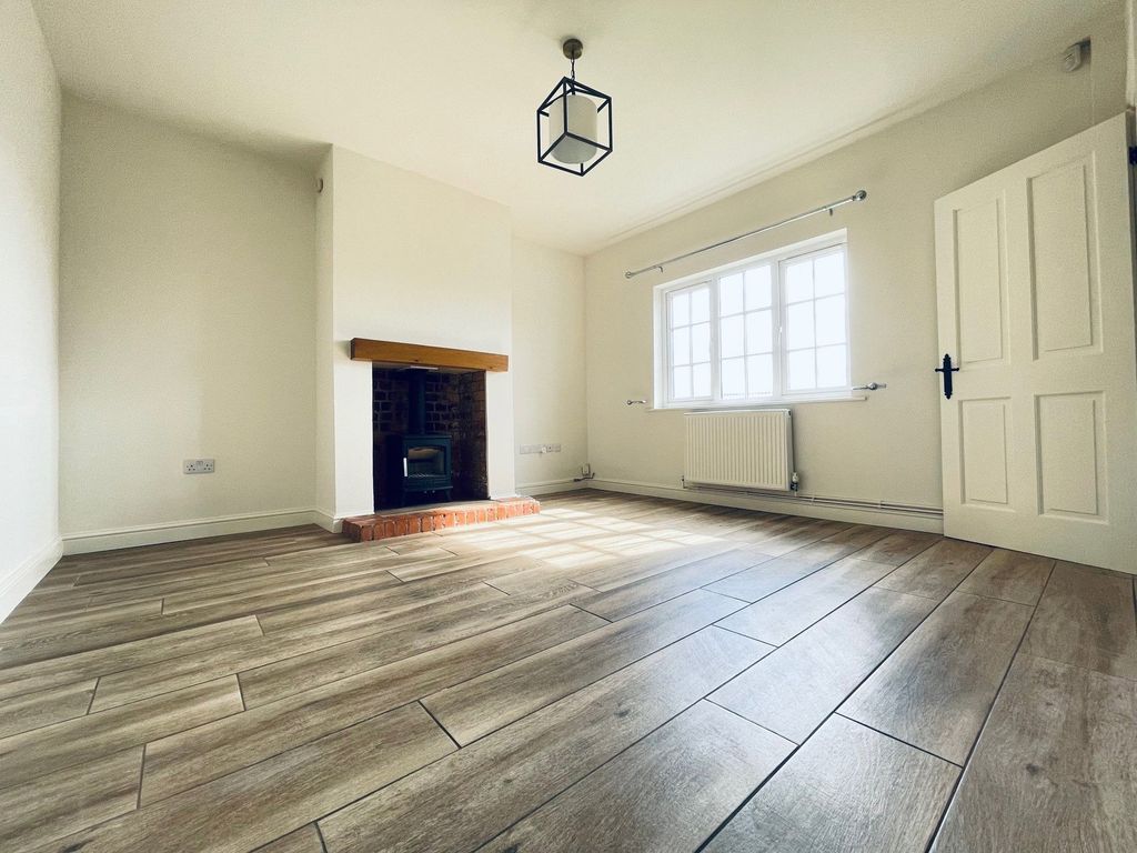 Additional image 3 of 3 bed semi-detached house to rentChance Lane, Malvern WR14