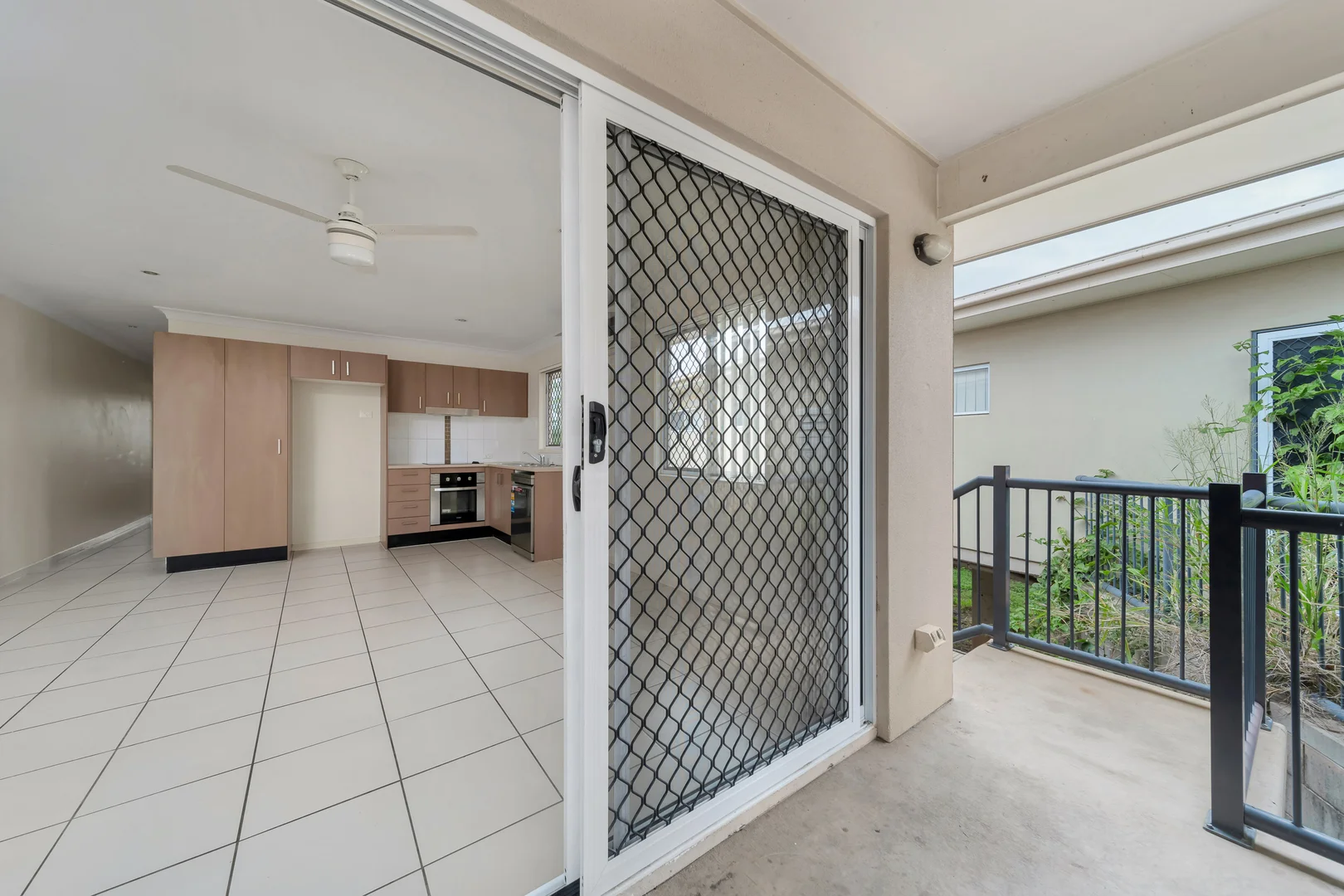 5/6 Sullivan Street, Emerald QLD 4720 photo 2