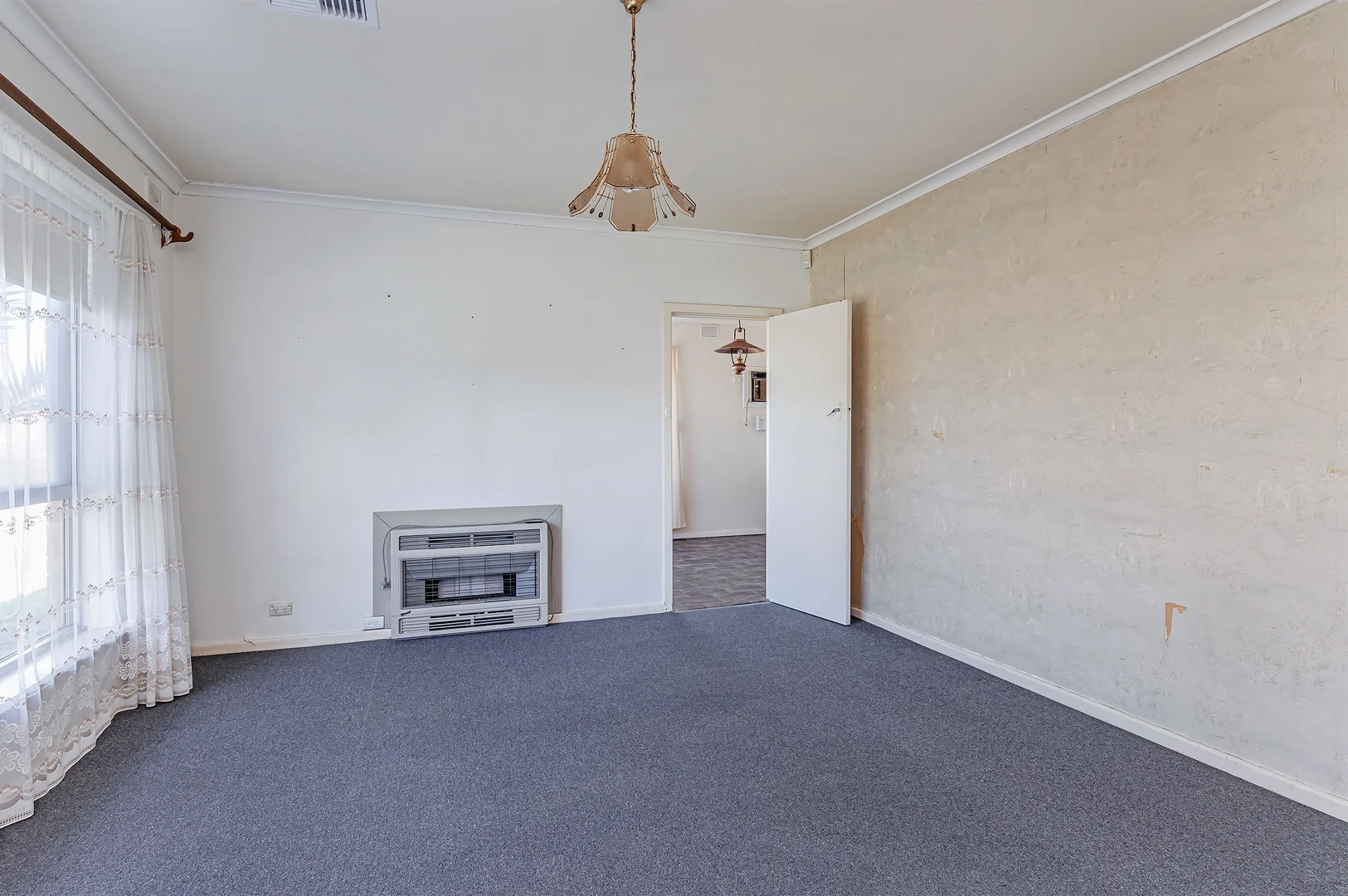 Additional image 3 of 2 Canberra Crescent, Valley View SA 5093