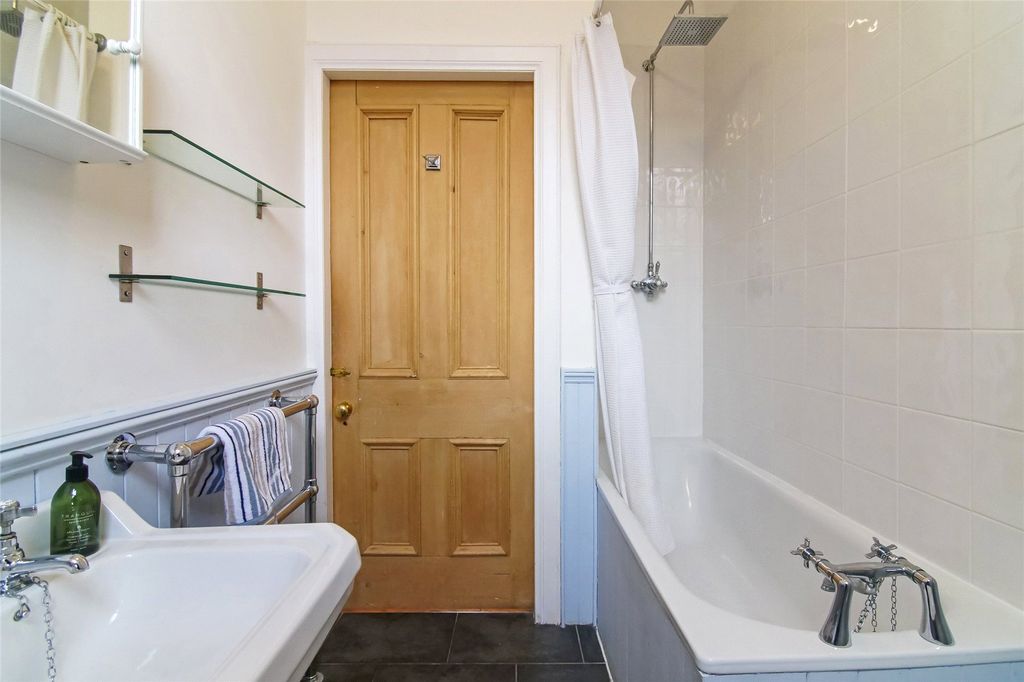 Additional image 18 of 4 bed flat for saleGillburn Road, Kilmacolm PA13