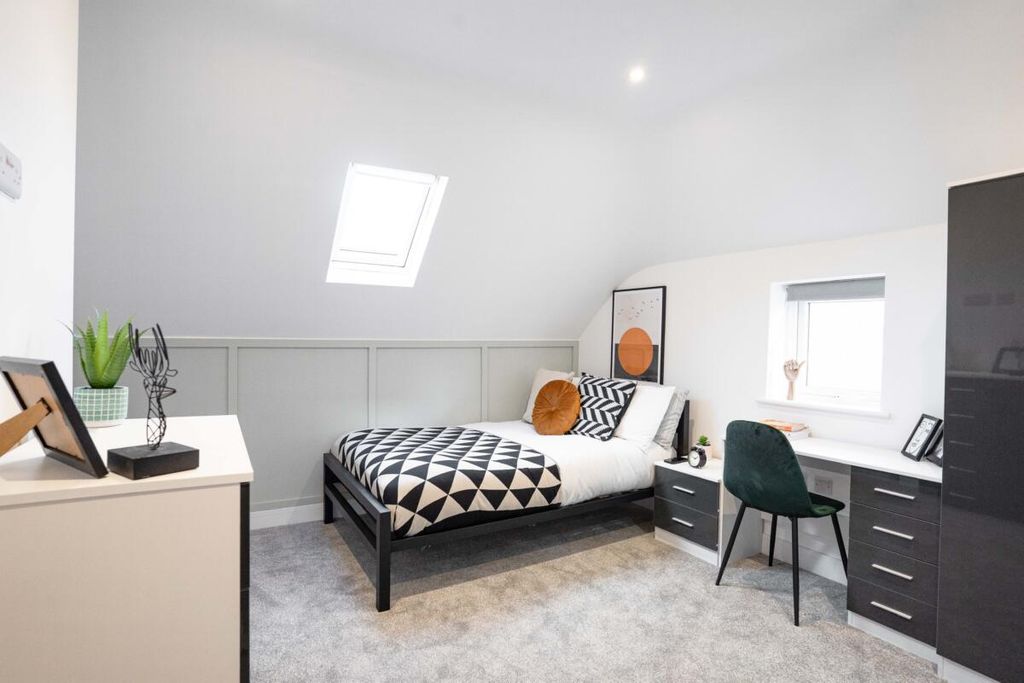 Additional image 16 of 6 bed shared accommodation to rentCromwell Road, Stanmore SO22