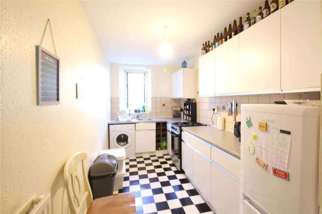 Additional image 5 of 1 bed flat to rentOsborne Road, Clifton, Bristol, Somerset BS8