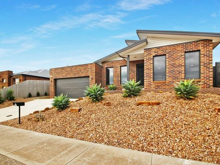 18 Aitkenside Avenue, Highton VIC 3216