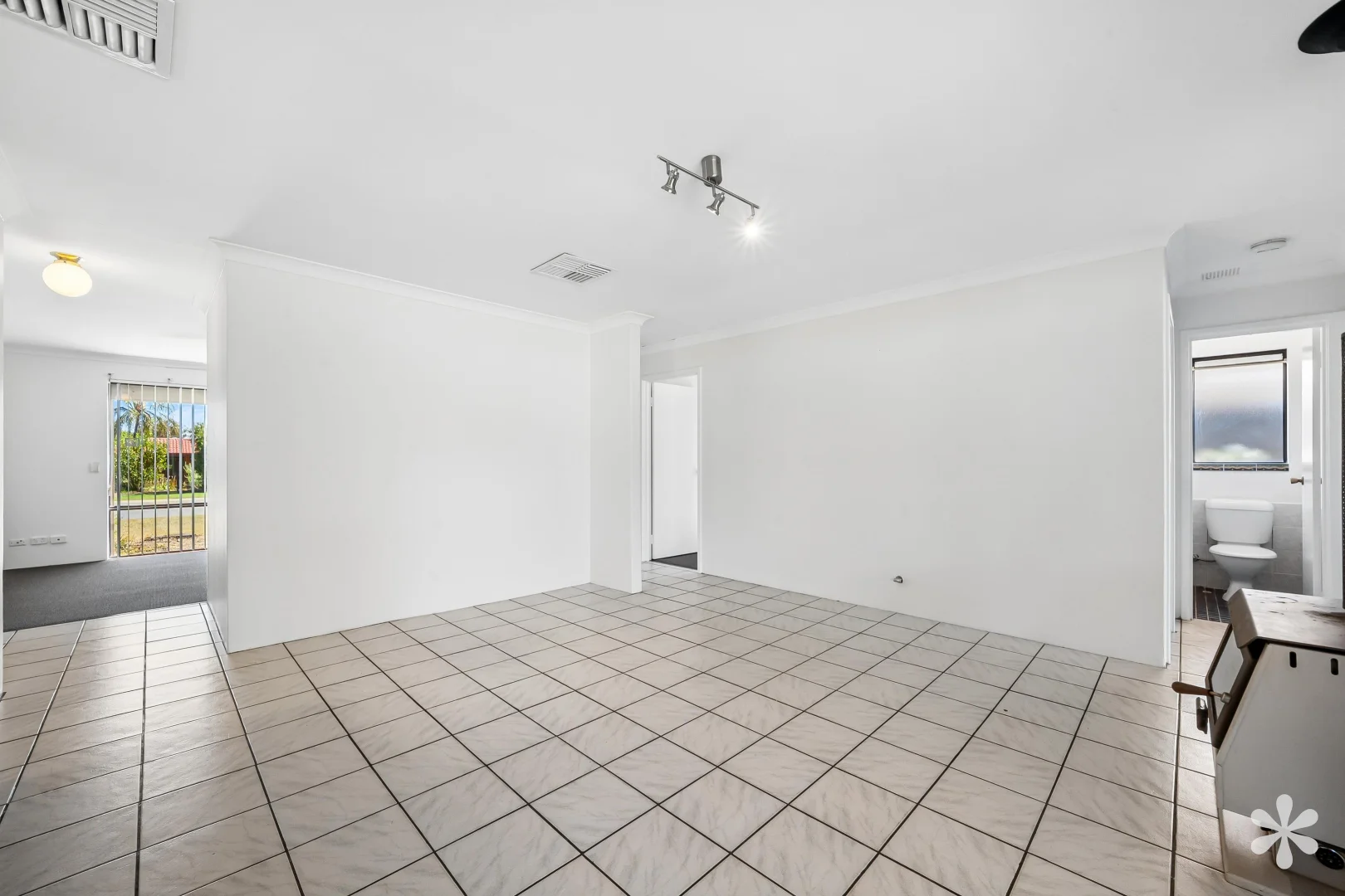 Additional image 5 of 33 Allamanda Drive, South Lake WA 6164