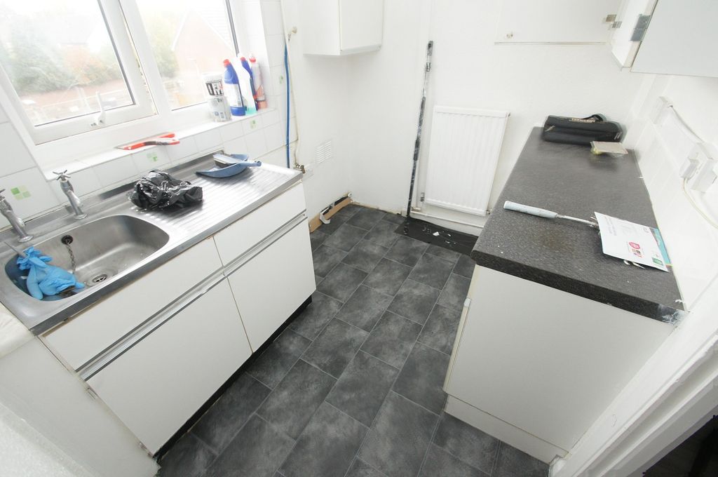 Additional image 4 of 1 bed flat to rentSutton Way, Great Sutton, Ellesmere Port, Cheshire. CH66