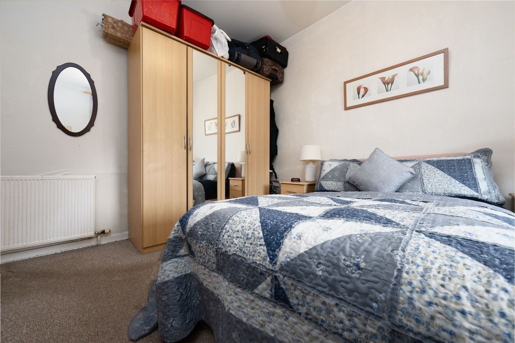 Additional image 11 of 3 bed flat for saleGeorge Square, Greenock PA15