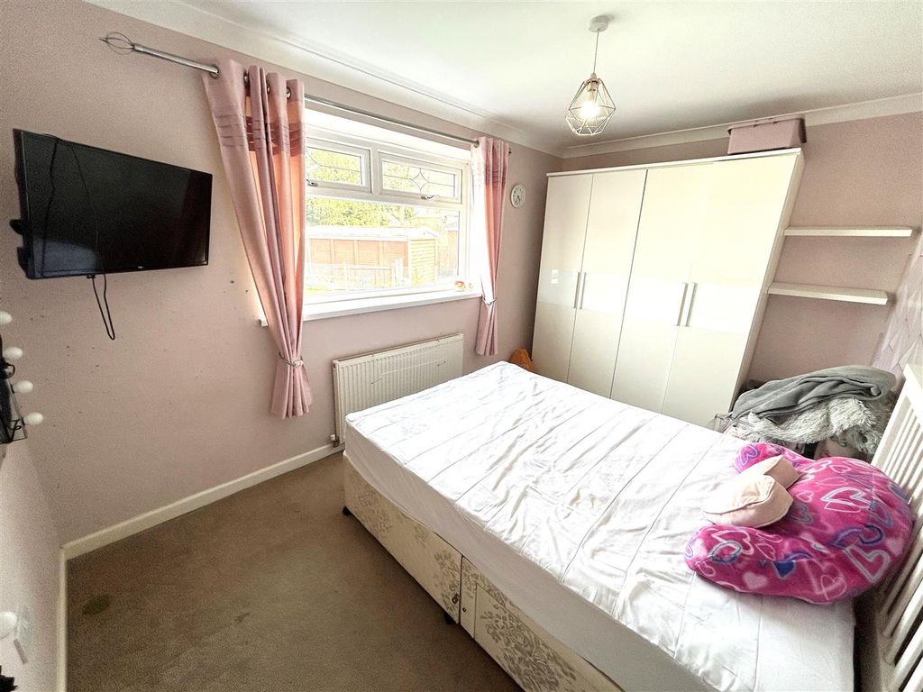 Additional image 14 of 3 bed semi-detached house to rentClytha Square, Abercarn, Newport NP11