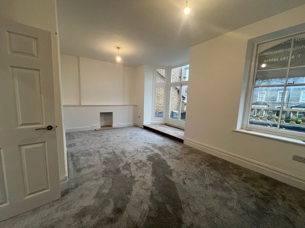 Additional image 3 of 2 bed flat to rentWindsor Terrace, Penarth CF64
