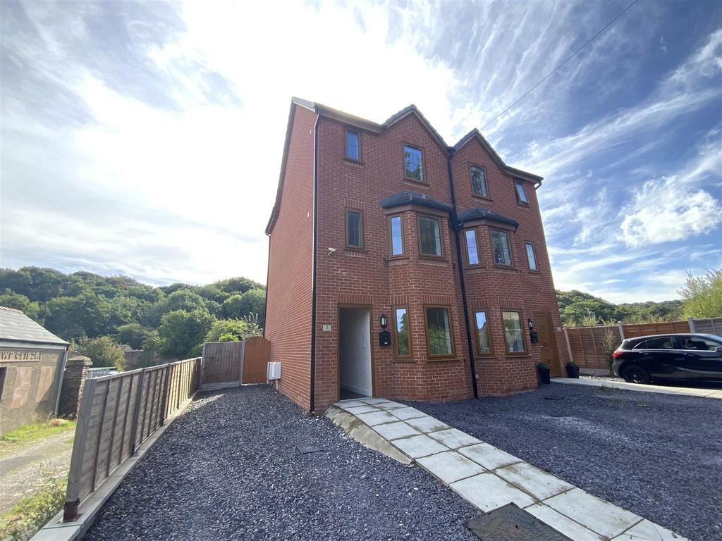 4 bed property to rentGreenfield Road, Greenfield, Holywell CH8
