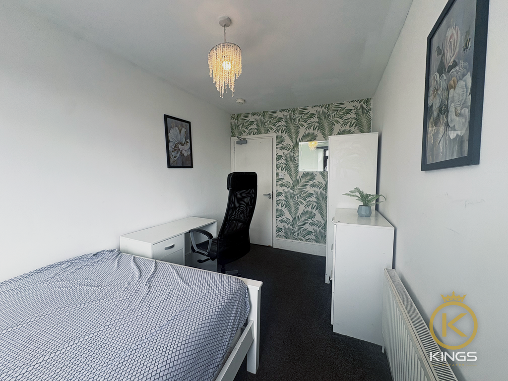 Additional image 3 of 6 bed flat to rentAlbert Road, Southsea PO5