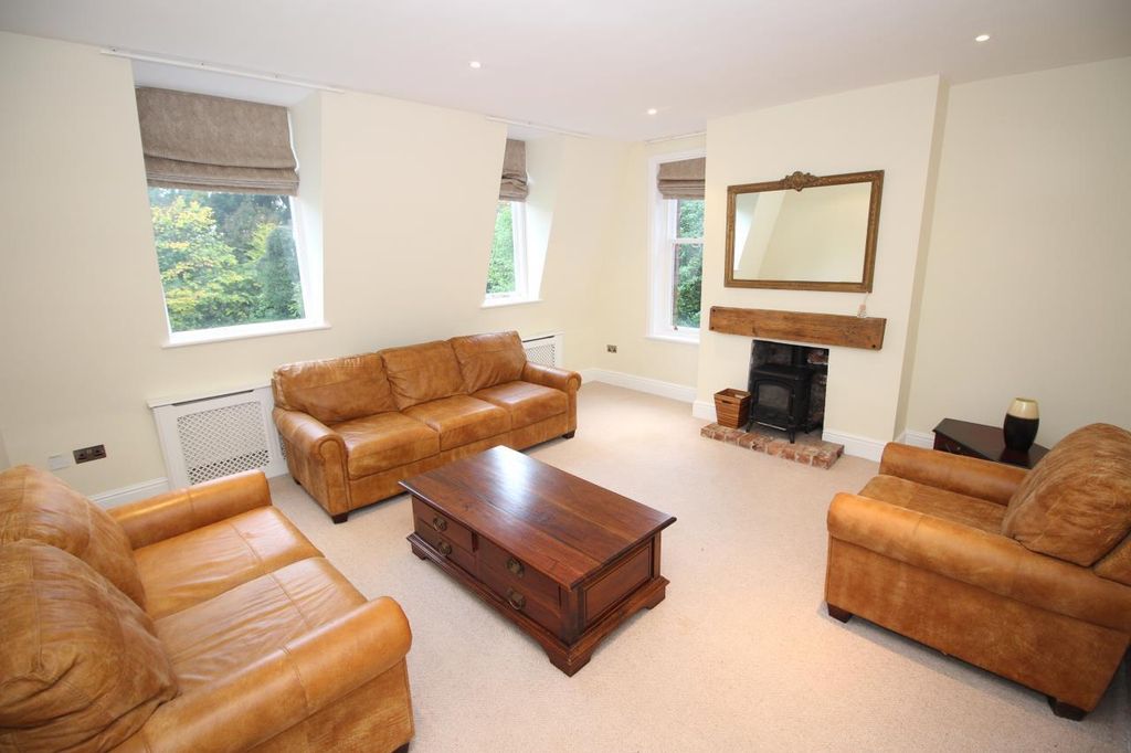 2 bed flat to rentJesmond Park West, Jesmond, Newcastle Upon Tyne, Ne2 NE7